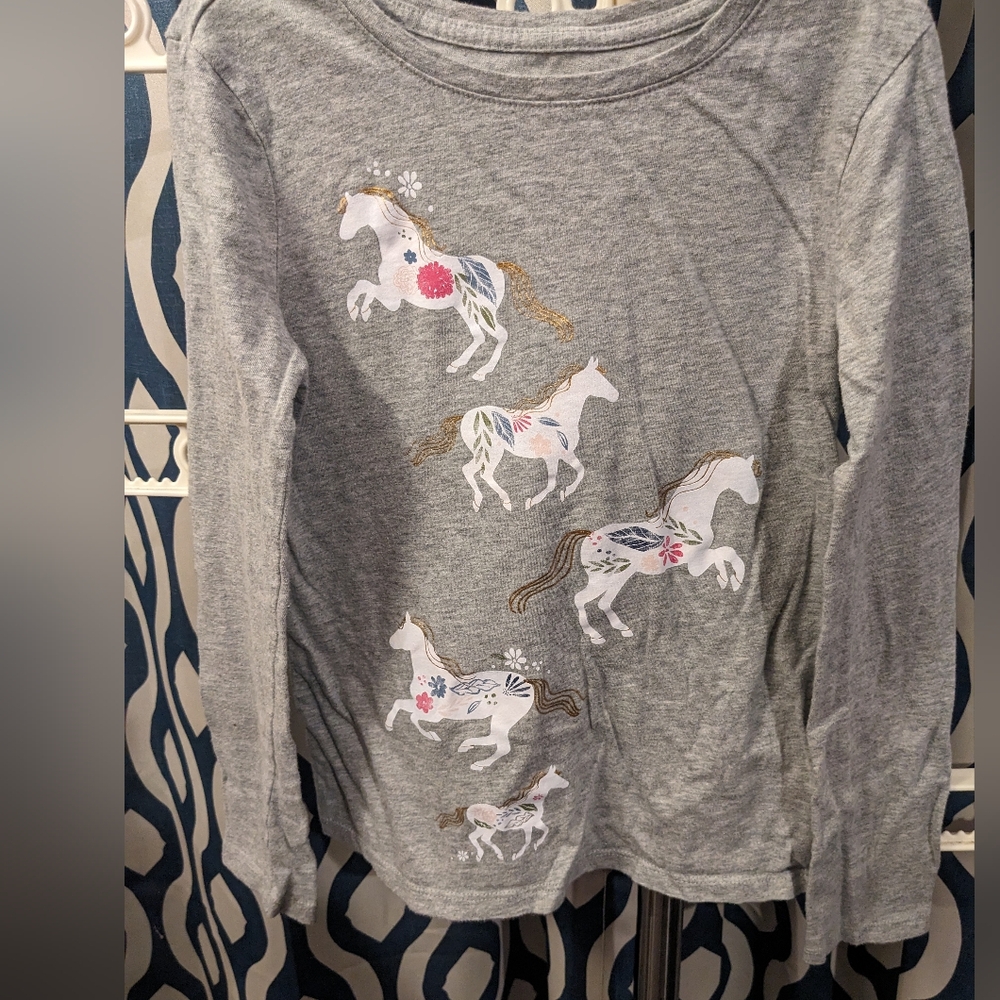Gray Gap Long sleeve Shirt, Horses. Medium